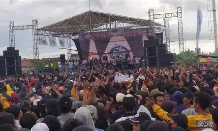 Konser Dangdut Terbesar Konser Dangdut Terbesar