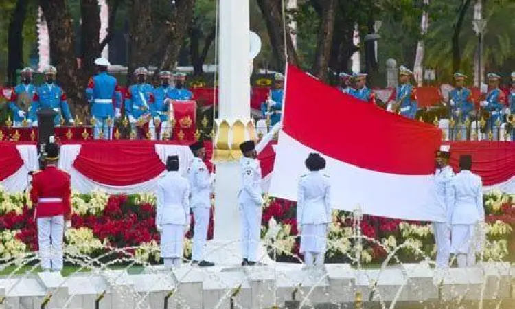 Upacara bendera merah putih