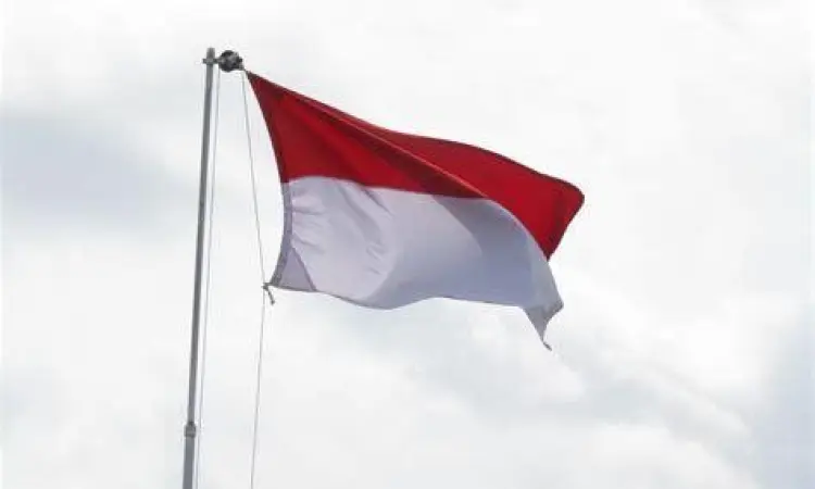 bendera merah putih berkibar