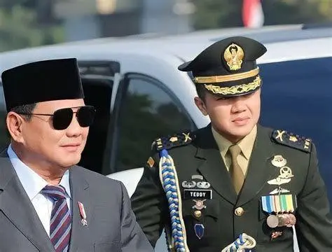 Mayor Teddy Indra Wijaya Mayor Teddy Indra Wijaya ajudan Prabowo berbaju dinas