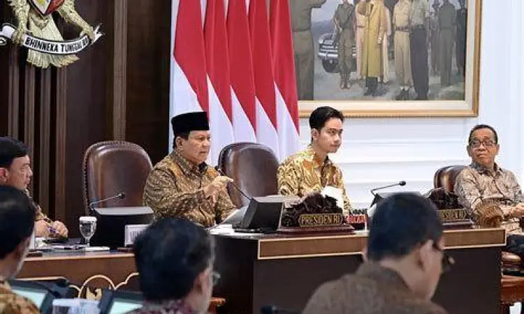 Suasana rapat kabinet perdana di Istana