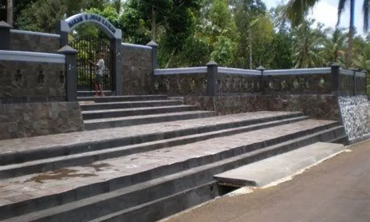 Makam Dawuhan Makam keluarga Djojohadikusumo di Dawuhan Banyumas