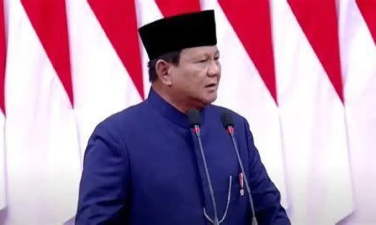 Interaksi Prabowo dengan Publik Prabowo Subianto menyapa masyarakat