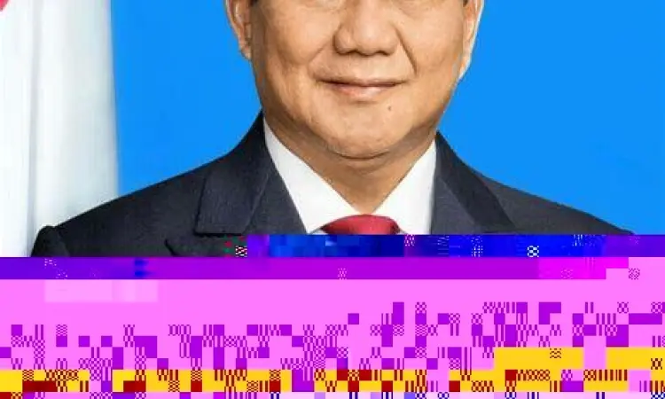 Prabowo Subianto dalam seragam resmi kementerian