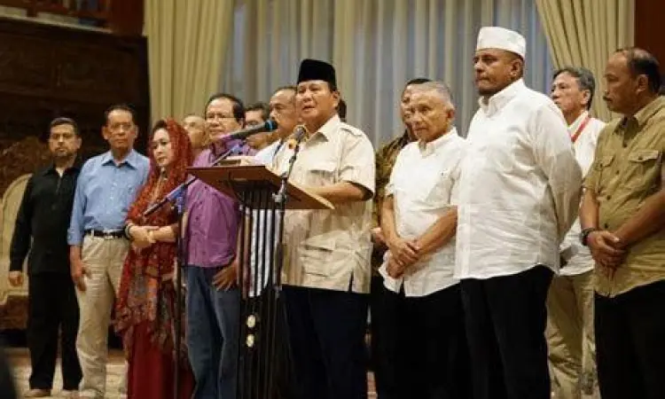 Konferensi pers di halaman depan Kertanegara Prabowo