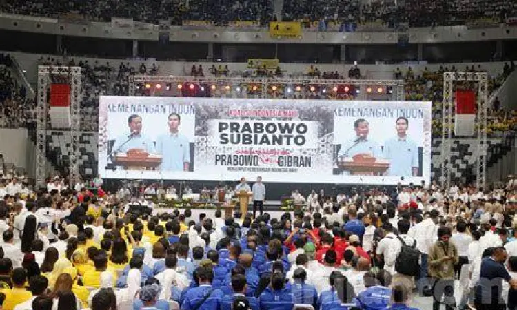 Ribuan pendukung dalam acara deklarasi Prabowo Gibran