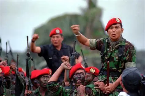 Masa Dinas Militer Prabowo Prabowo Subianto saat masih aktif berdinas di kesatuan Kopassus