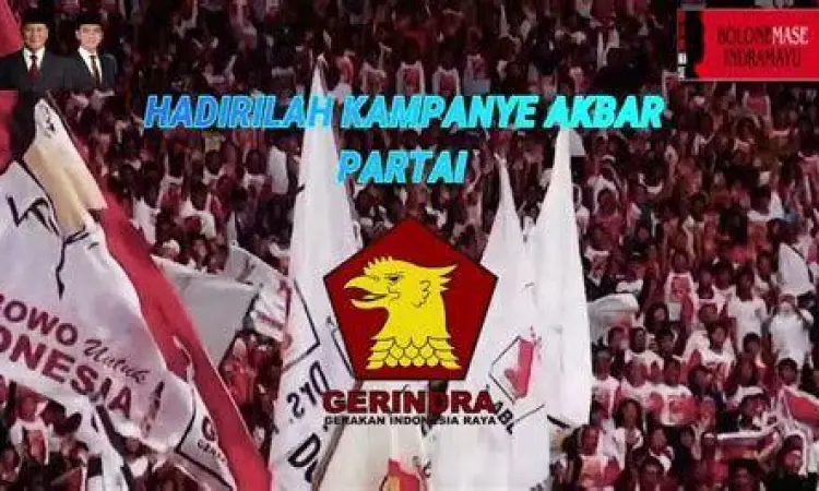 Massa pendukung Partai Gerindra dalam kampanye akbar