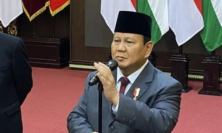 Prabowo Subianto saat memimpin rapat di Kementerian Pertahanan