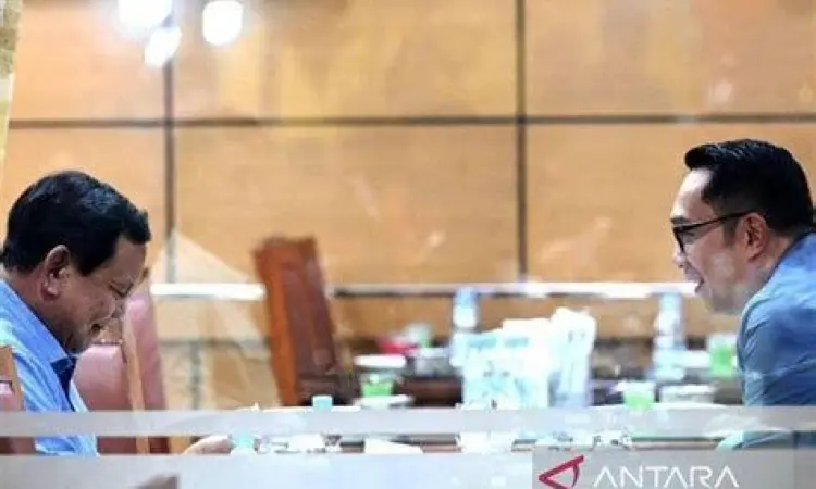 Diskusi Strategis Prabowo dan Ridwan Kamil Prabowo Subianto dan Ridwan Kamil dalam diskusi santai