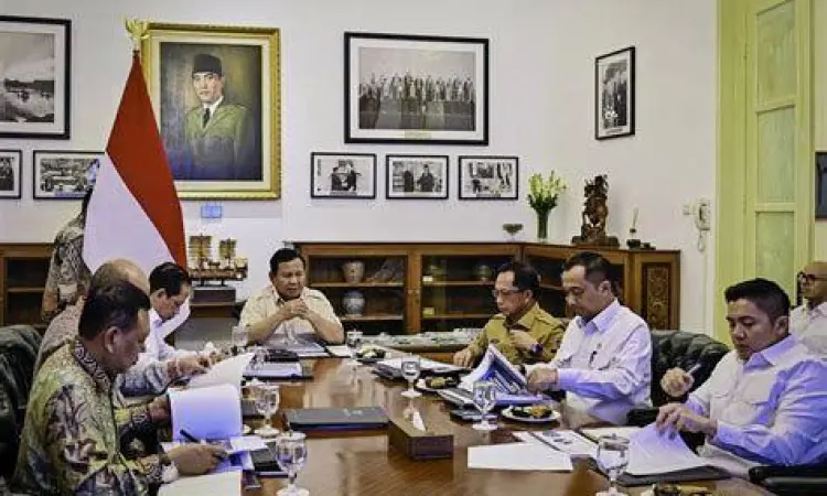 Rapat Koordinasi Kabinet Merah Putih Diskusi intensif rapat kabinet