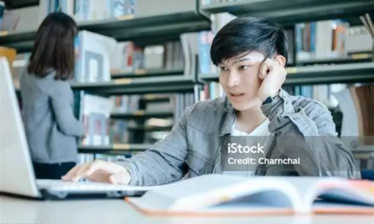 Aktivitas akademik mahasiswa di perpustakaan universitas prabowo