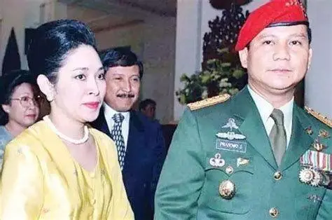 Pernikahan Prabowo dan Titiek Foto pernikahan Prabowo Subianto dan Titiek Soeharto tahun 1983