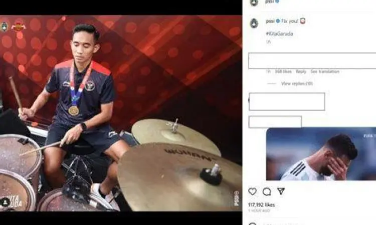 Rizky Irmansyah saat sedang menyalurkan hobi bermain musik
