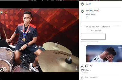 Hobi Rizky Irmansyah Rizky Irmansyah saat sedang menyalurkan hobi bermain musik