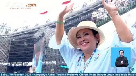 Kampanye Titiek Prabowo Titiek Prabowo saat berkampanye di Yogyakarta