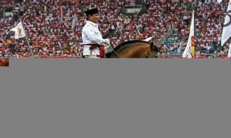 Prabowo Subianto sedang menyalurkan hobi berkuda