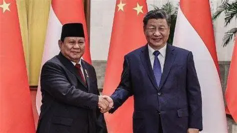 Interaksi Sosial Prabowo Prabowo Subianto berinteraksi dengan masyarakat kecil