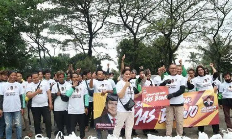 Aksi solidaritas masyarakat untuk Mega Prabowo