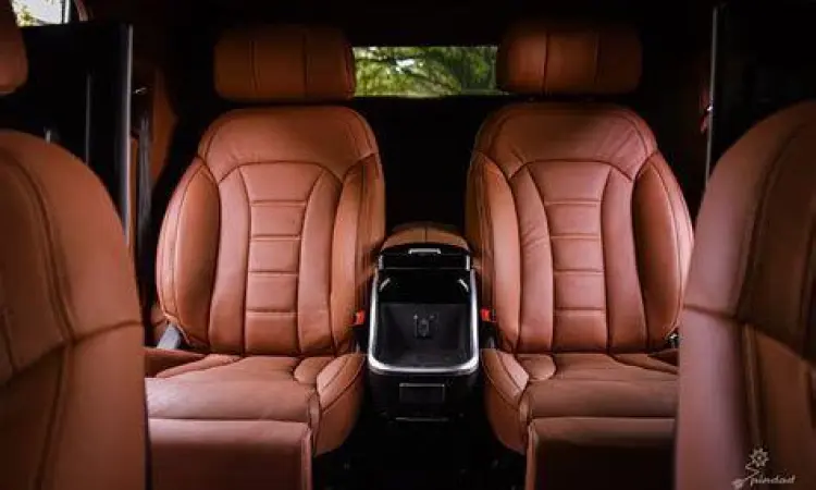 Interior Maung Garuda Interior mewah MV3 Garuda Limousine
