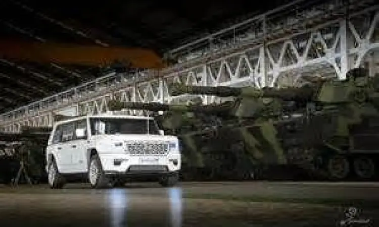 Pabrik Pindad Maung Proses perakitan mobil Maung di pabrik PT Pindad