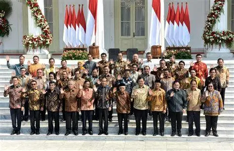 Rapat Kabinet dan Pengolahan Data Aspirasi Suasana rapat kabinet membahas aspirasi rakyat