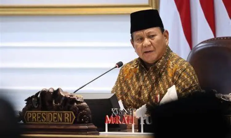 Prabowo Subianto dalam rapat koordinasi kementerian