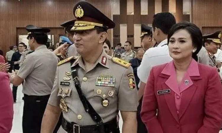 Potret kebersamaan Listyo Sigit Prabowo dan istri