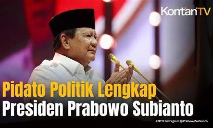 Prabowo Subianto memberikan pidato di hadapan ribuan kader Partai Gerindra