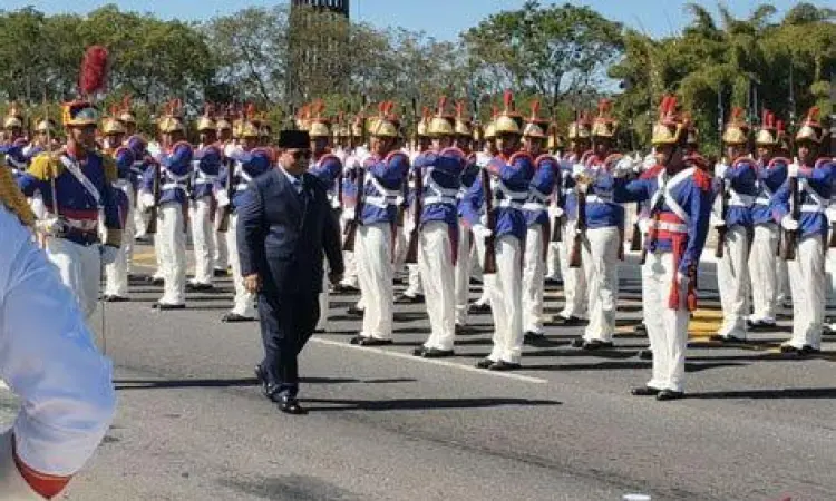 Prabowo Subianto menunggang kuda putih saat acara resmi