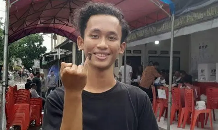 Antusiasme Warga Antrean pemilih di TPS Indonesia