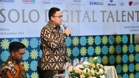 Seminar Kepemimpinan Angga Prabowo Angga Prabowo saat mengisi seminar kepemimpinan