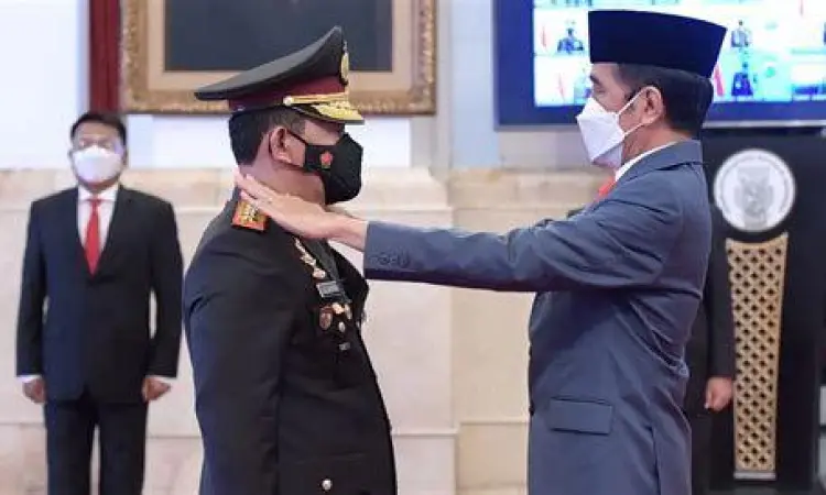Profil Listyo Sigit Prabowo saat upacara pelantikan Kapolri