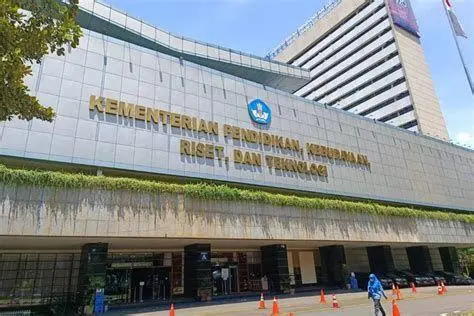 Gedung Kemendikbudristek Kantor pusat Kementerian Pendidikan Kebudayaan Riset dan Teknologi