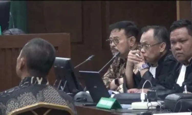 Suasana persidangan kasus korupsi