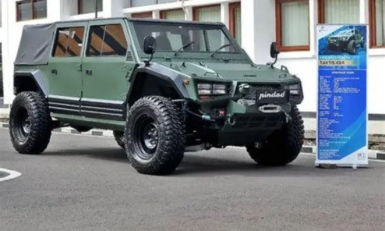 Inovasi Industri Pertahanan Lokal Kendaraan taktis Maung produksi Pindad