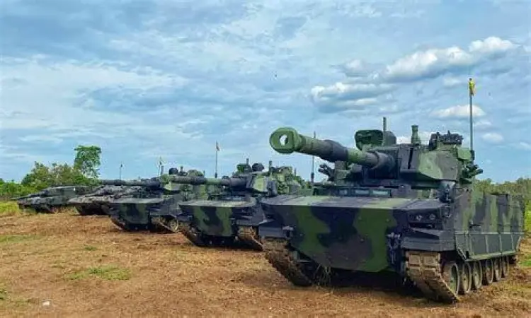 Pasukan TNI melakukan latihan gabungan