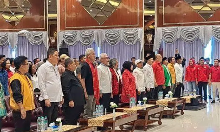 pertemuan besar organisasi relawan politik