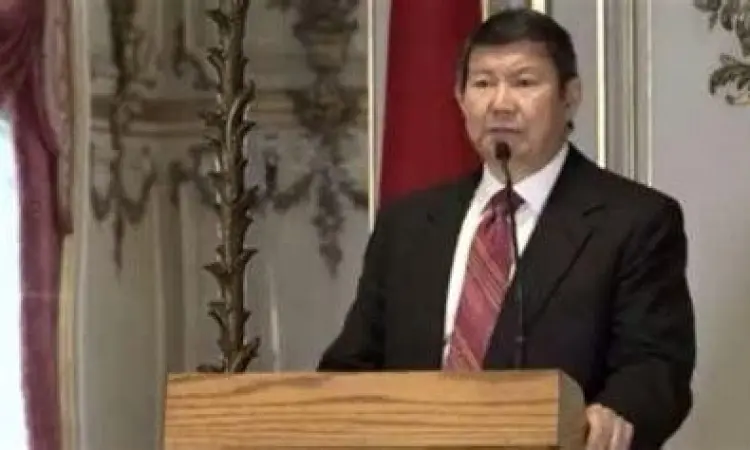 Hashim Djojohadikusumo dalam kegiatan sosial