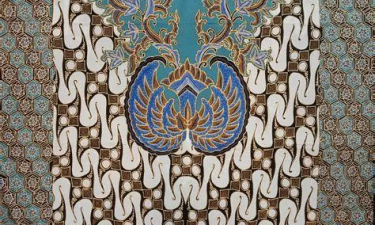 Detail motif batik parang barong yang sering digunakan tokoh nasional