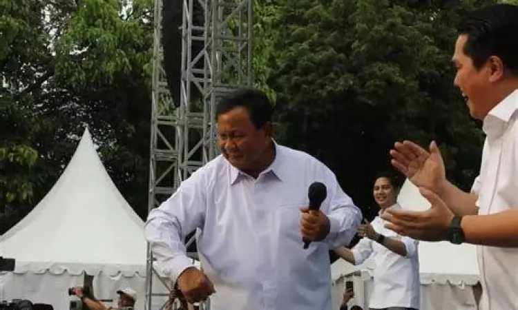 Prabowo Subianto melakukan tarian gemoy yang viral