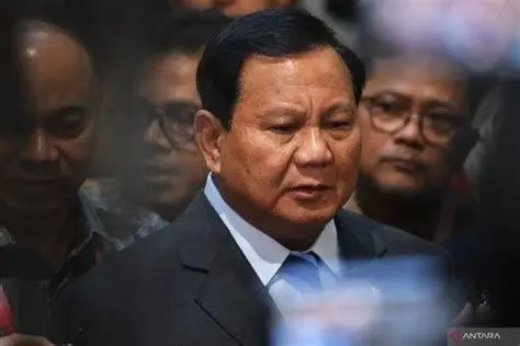 Prabowo Sowan Kyai Prabowo Subianto saat sowan ke para kyai sepuh di Jawa Timur