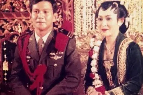 Dokumentasi Pernikahan Prabowo dan Titiek Pernikahan Prabowo Subianto dan Titiek Soeharto di tahun 1983