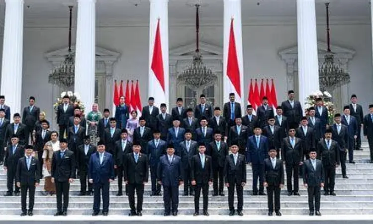 Pelantikan Kabinet Merah Putih Suasana pelantikan kabinet merah putih oleh presiden prabowo