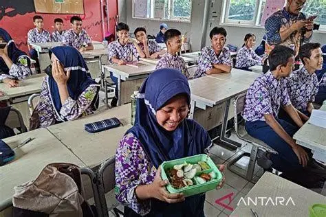 Program Nutrisi Prabowo 02 Simulasi program makan siang gratis untuk anak sekolah