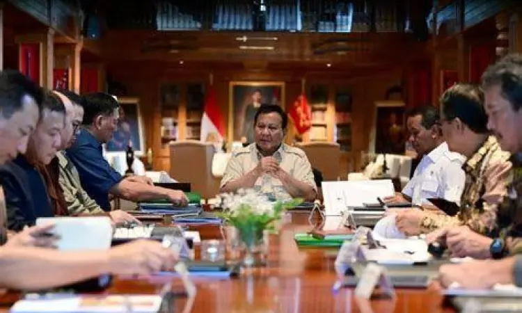 Prabowo Subianto di kediamannya di Hambalang