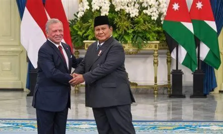 Prabowo Subianto dan Raja Abdullah II saat muda